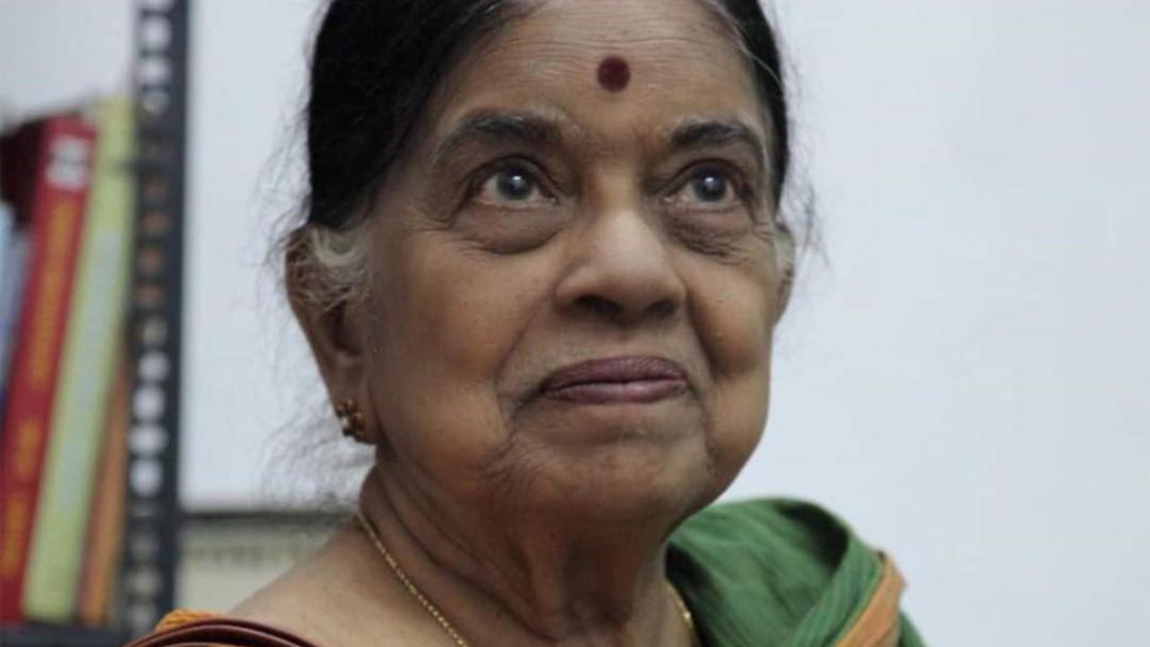 Usthadian Academy / Historian R. Champakalakshmi Passes Away